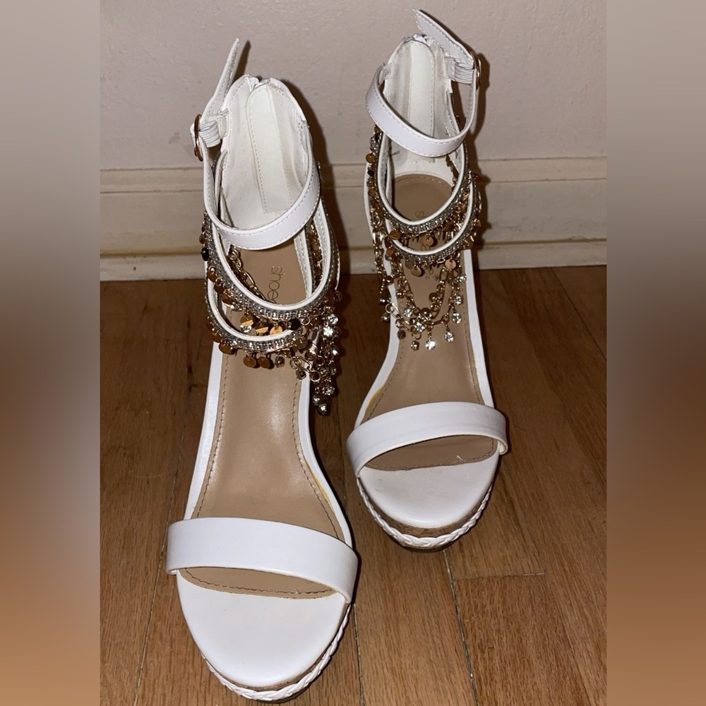 Sparkly white wedges size 9